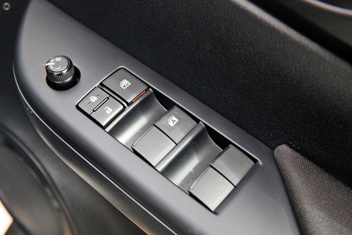 2019 Toyota Hilux SR GUN126R 4X4