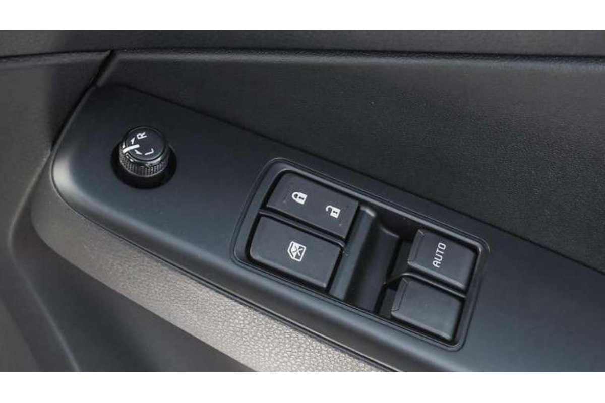 2025 Isuzu D-MAX SX High Ride Rear Wheel Drive