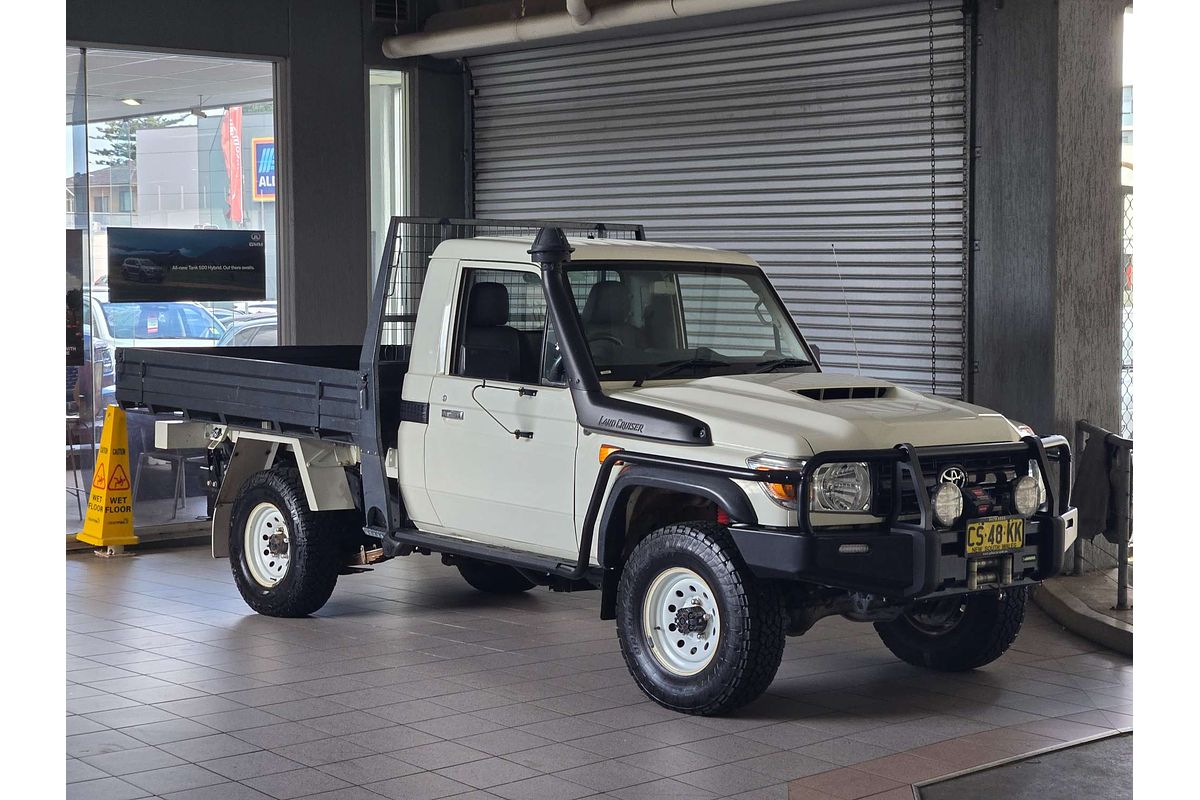 LANDCRUISER VDJ79R MY18 WORKMATE (4x4) 4.5L DTV8 DIESEL TURBO F/INJ 5 SP MANUAL C/CHAS