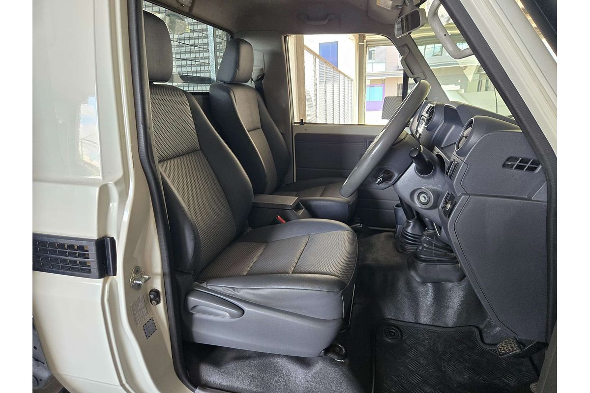 LANDCRUISER VDJ79R MY18 WORKMATE (4x4) 4.5L DTV8 DIESEL TURBO F/INJ 5 SP MANUAL C/CHAS