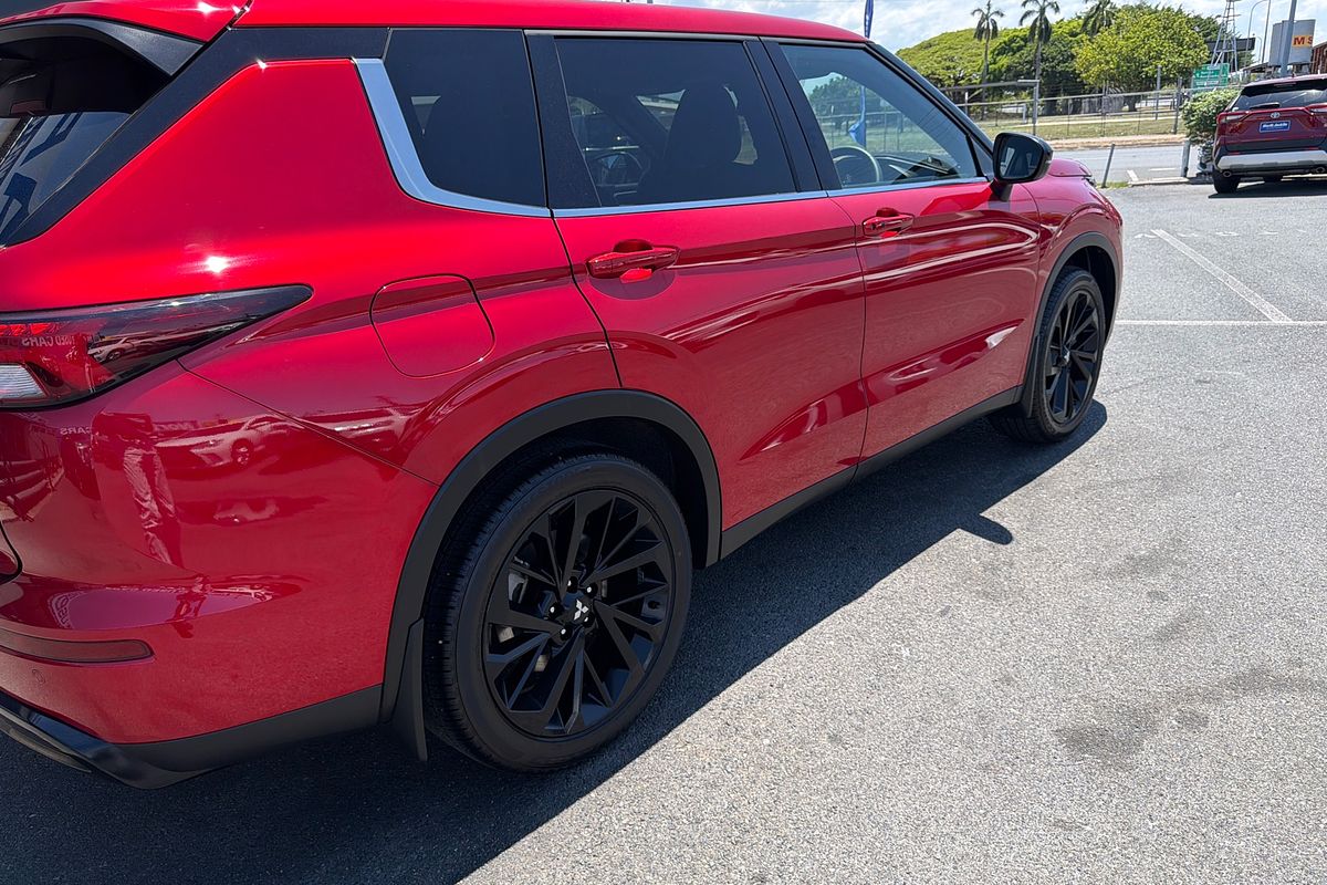 2024 Mitsubishi Outlander Black Edition ZM
