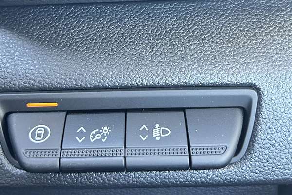 2025 Renault Trafic Pro X82 LWB Low Roof