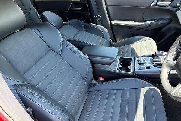 2024 Mitsubishi Outlander Black Edition ZM