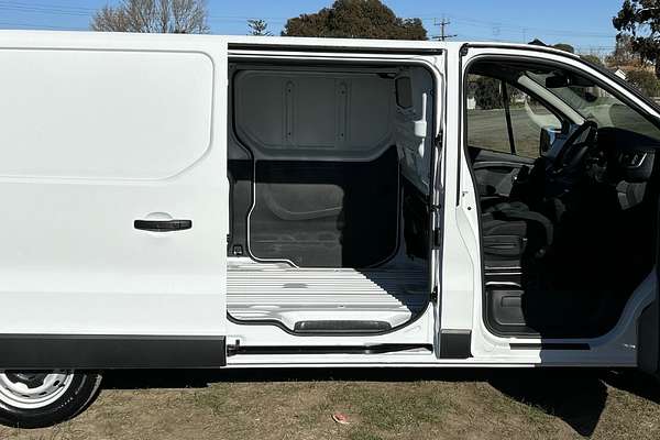 2025 Renault Trafic Premium X82 LWB Low Roof