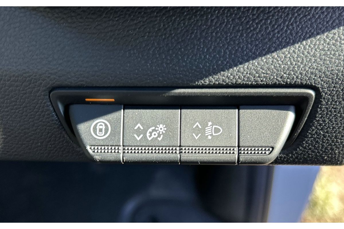 2025 Renault Trafic Premium X82 LWB Low Roof