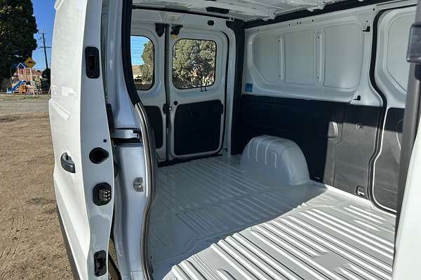 2025 Renault Trafic Premium X82 LWB Low Roof