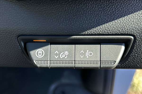 2025 Renault Trafic Premium X82 LWB Low Roof