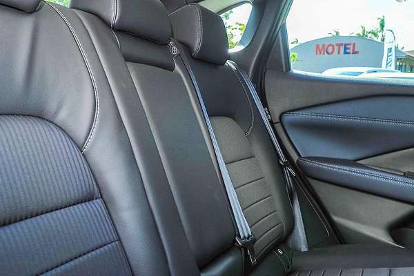 2025 Nissan QASHQAI ST-L J12