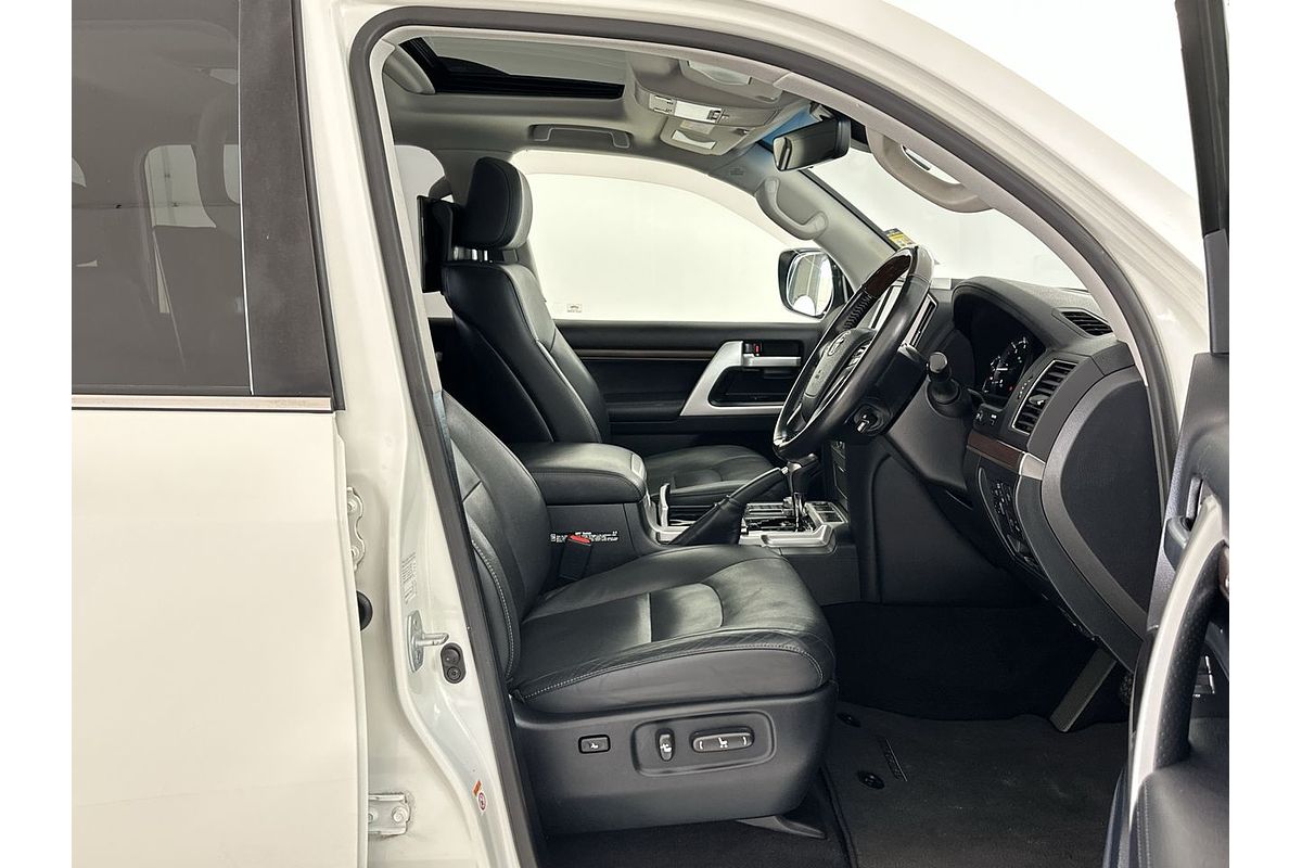 2019 Toyota Landcruiser Sahara VDJ200R