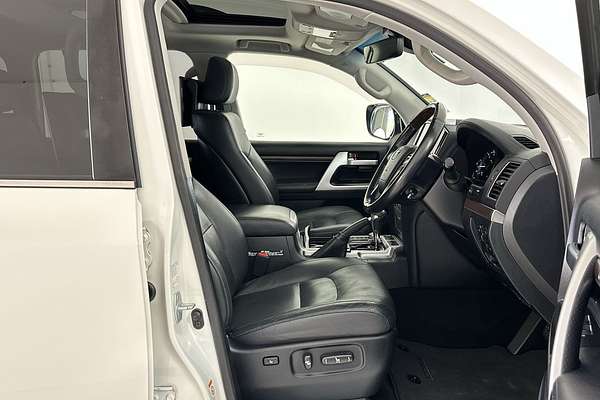 2019 Toyota Landcruiser Sahara VDJ200R