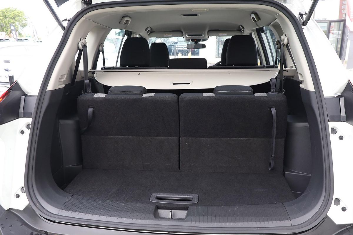 2024 Nissan X-TRAIL ST T33