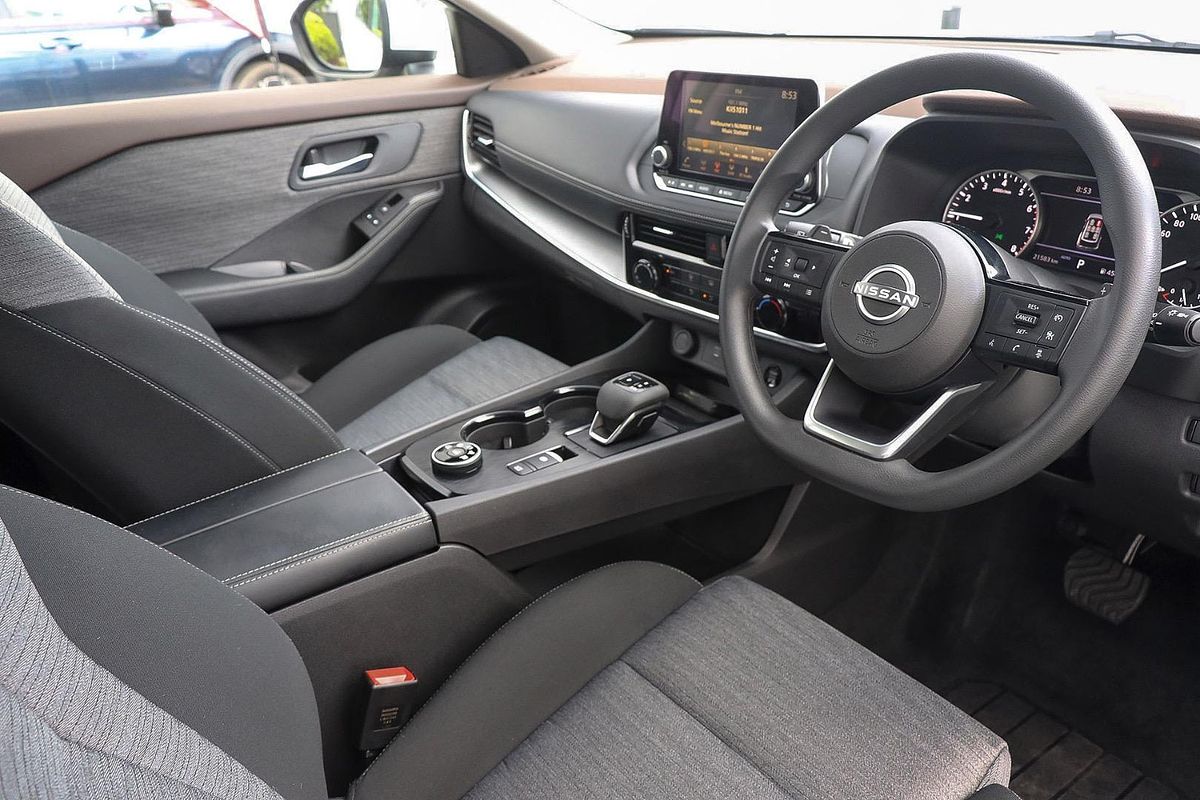 2024 Nissan X-TRAIL ST T33