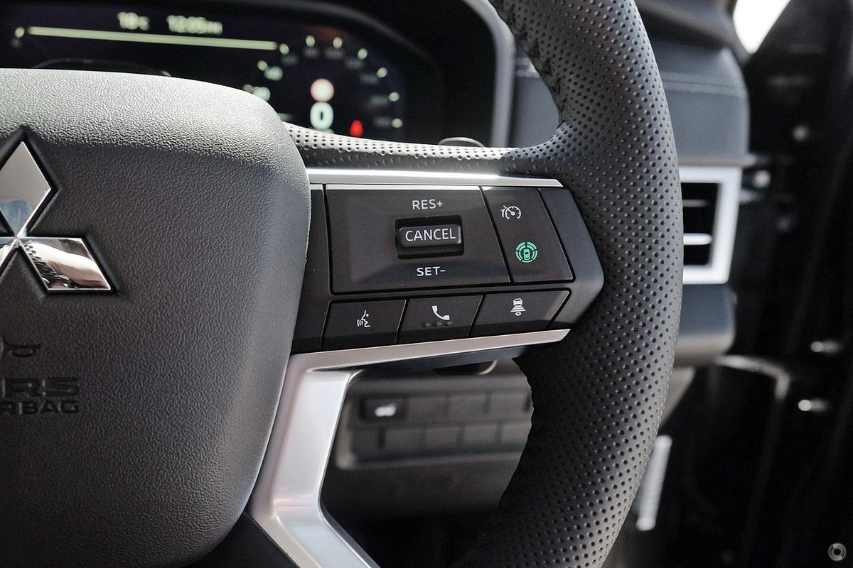 2025 Mitsubishi Outlander Exceed ZM