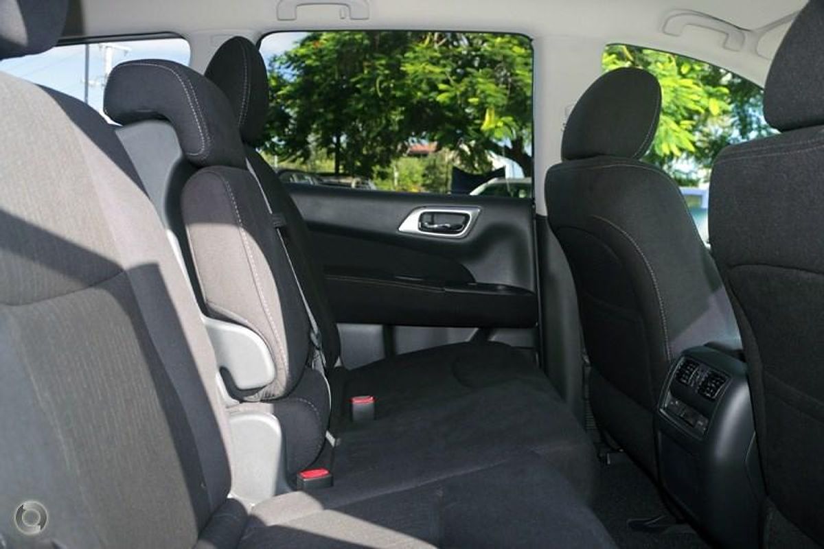 2014 Nissan Pathfinder ST R52