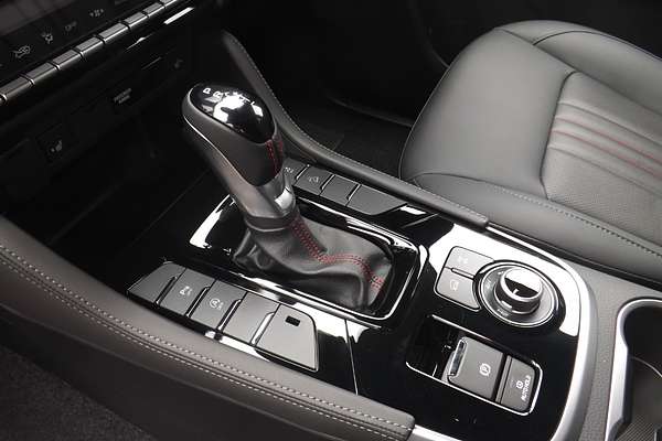 2025 Isuzu MU-X X-TERRAIN