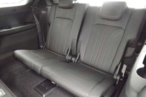 2025 Isuzu MU-X X-TERRAIN