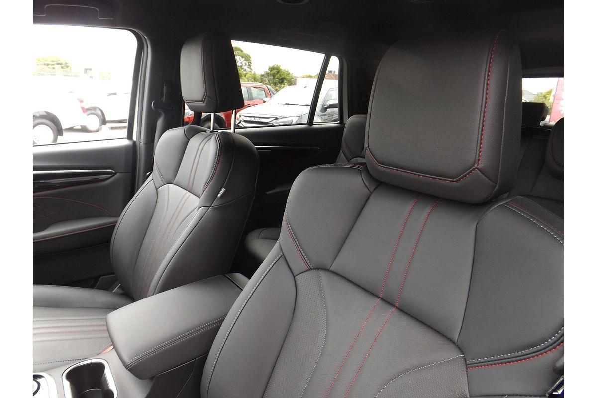 2025 Isuzu MU-X X-TERRAIN