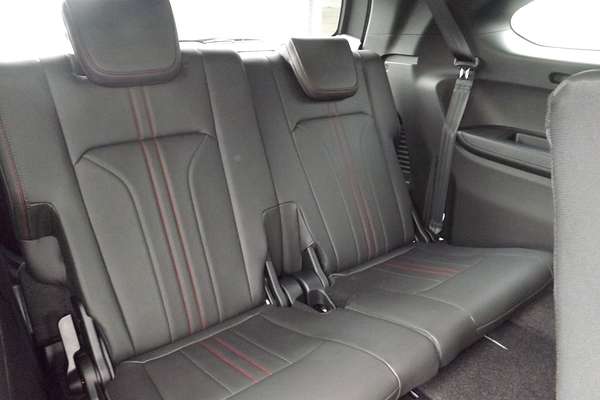 2025 Isuzu MU-X X-TERRAIN