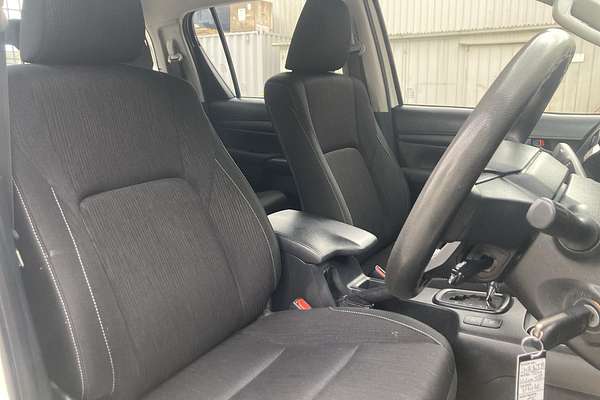 2017 Toyota Hilux SR GUN126R 4X4