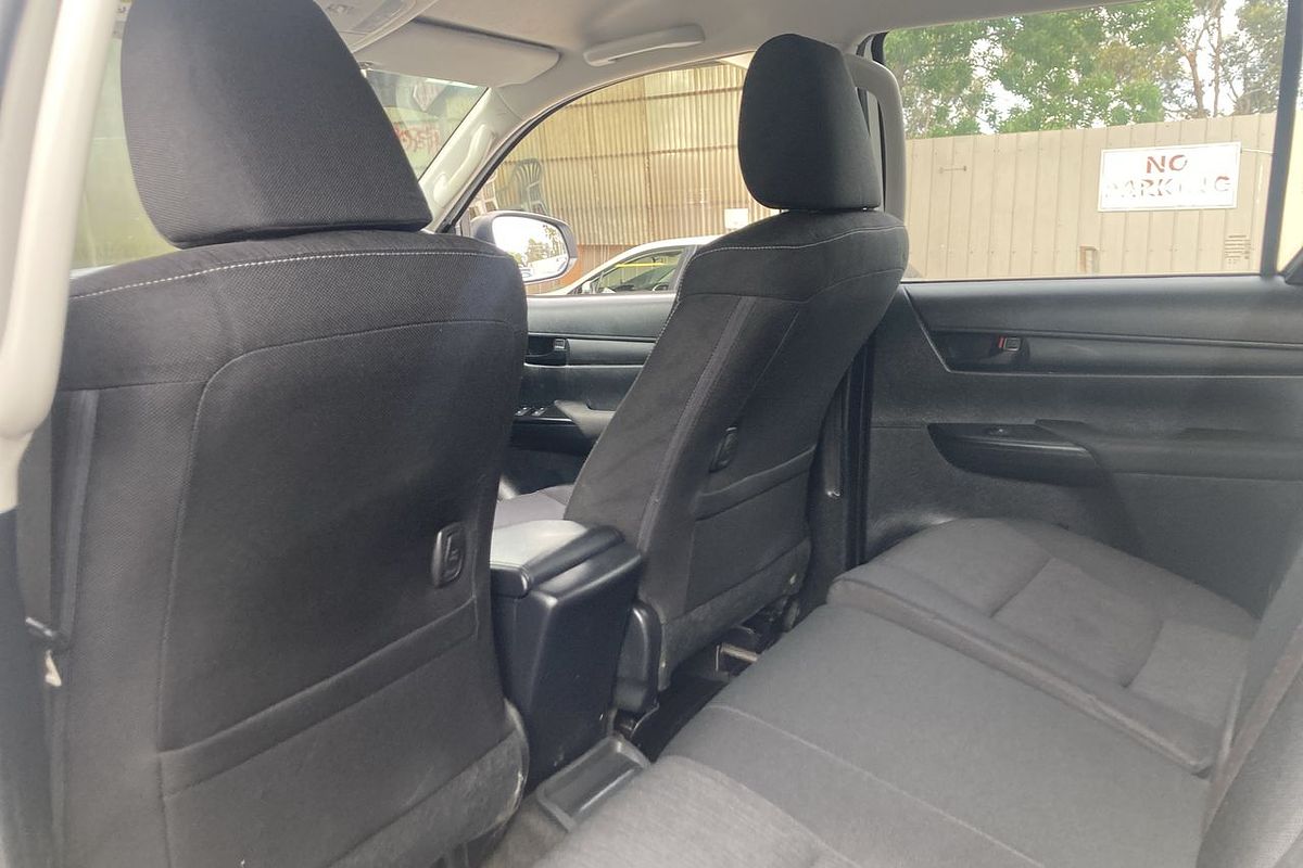 2017 Toyota Hilux SR GUN126R 4X4