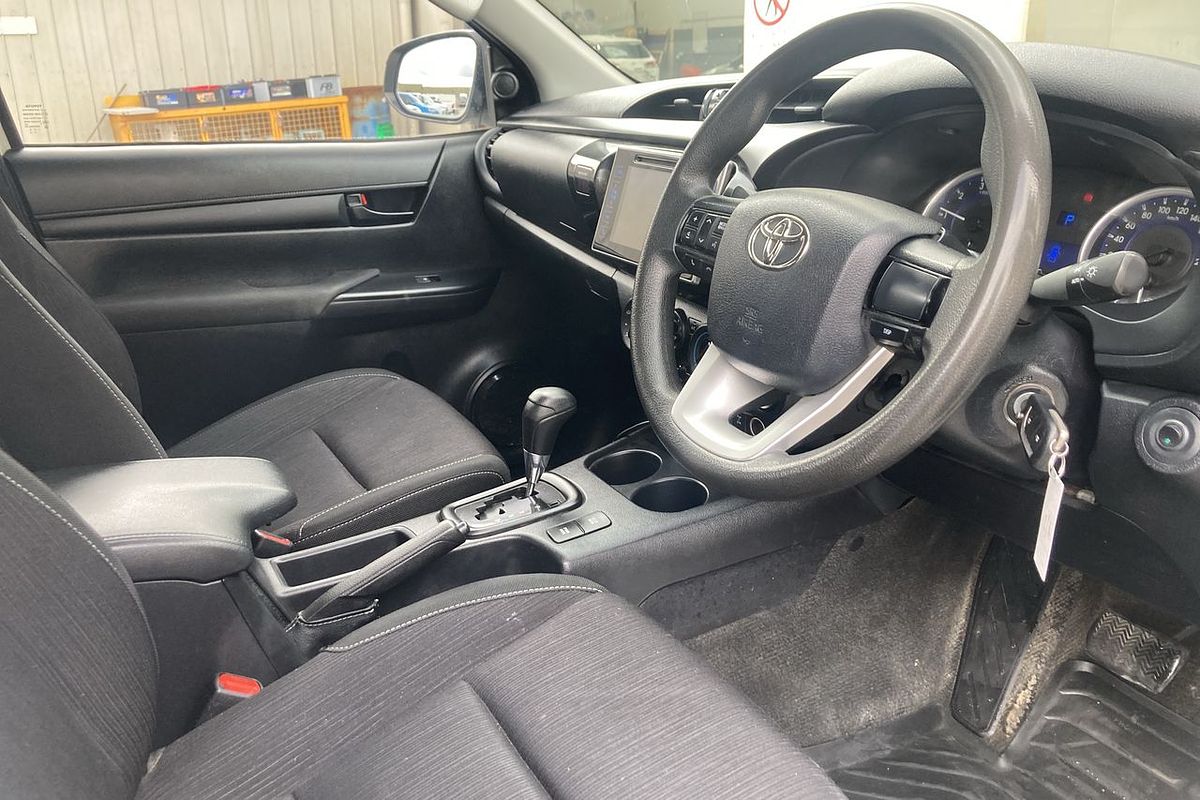 2017 Toyota Hilux SR GUN126R 4X4