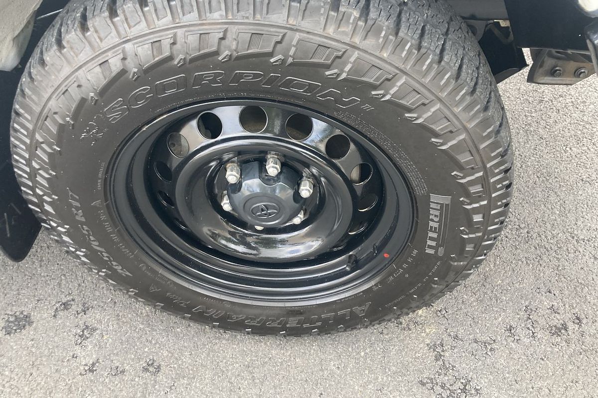 2017 Toyota Hilux SR GUN126R 4X4