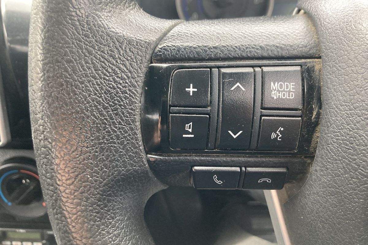 2017 Toyota Hilux SR GUN126R 4X4