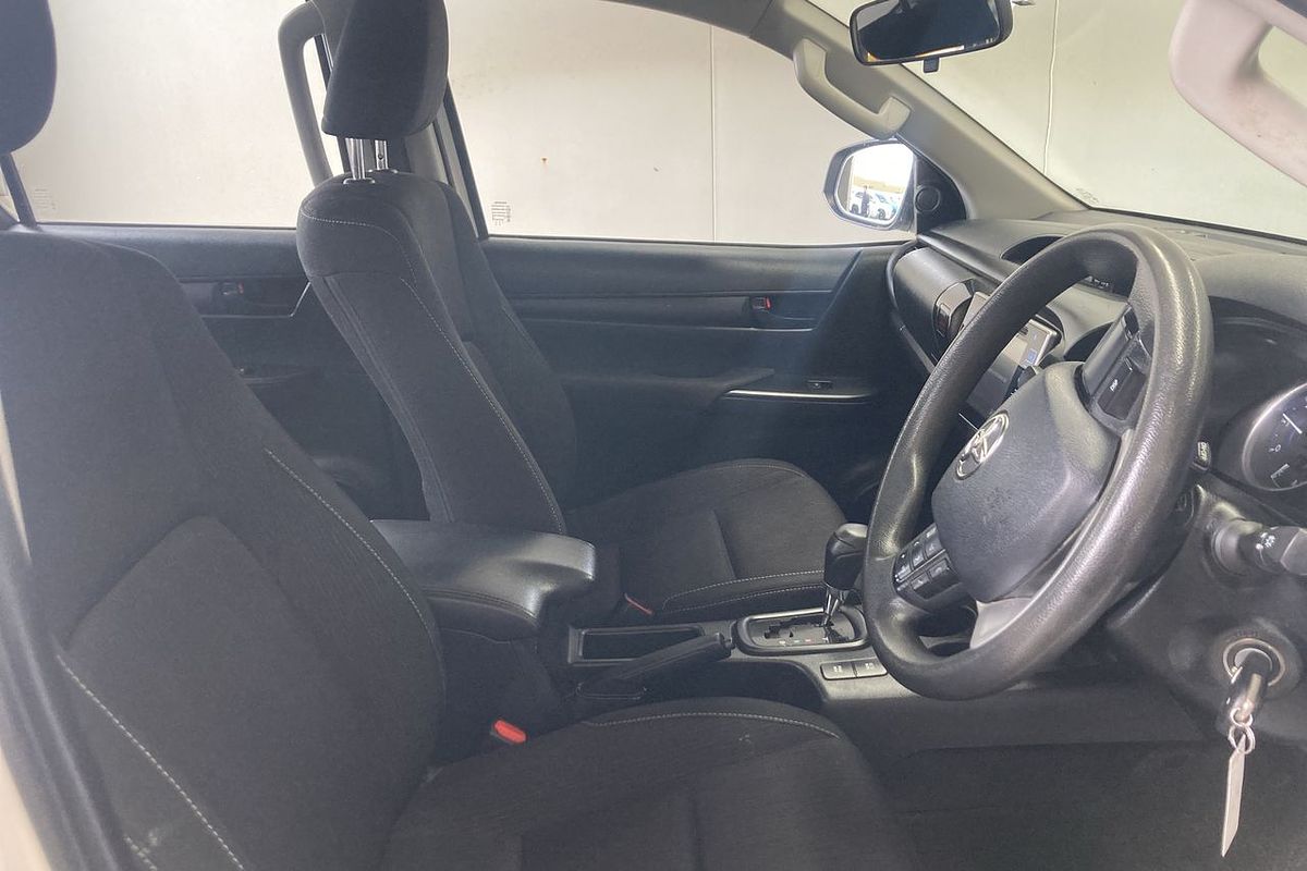 2017 Toyota Hilux SR GUN126R 4X4