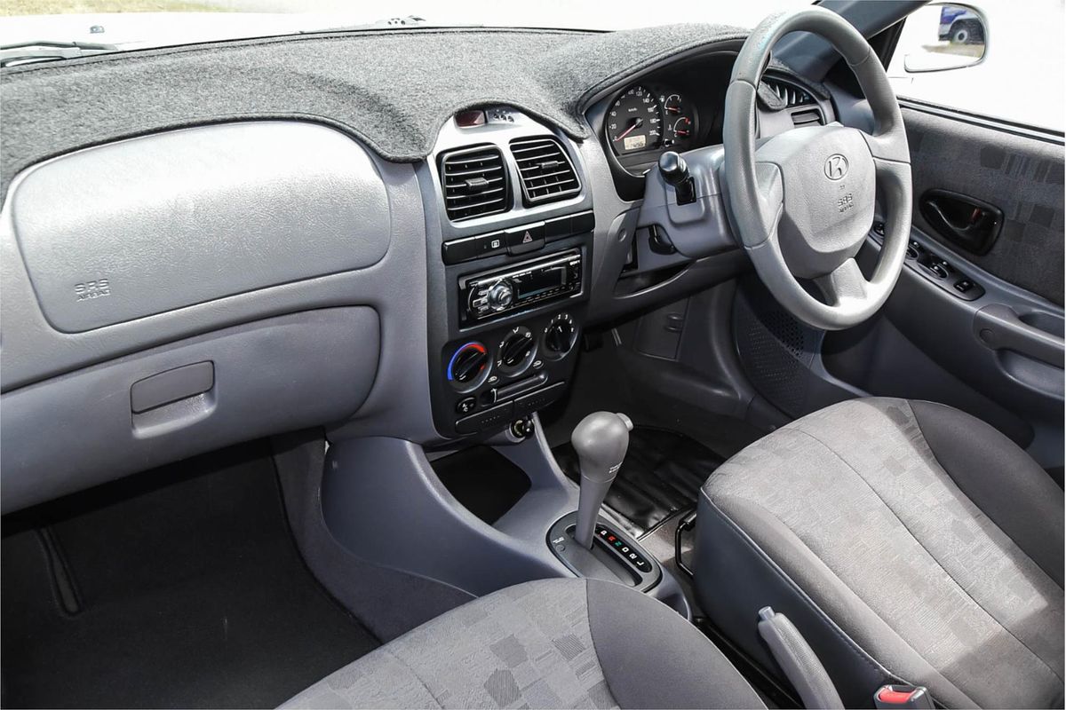 2004 Hyundai Accent GL LC