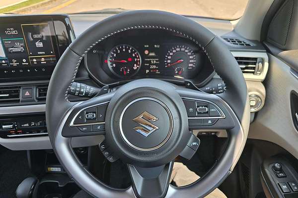 2025 Suzuki Swift Hybrid GLX UZ