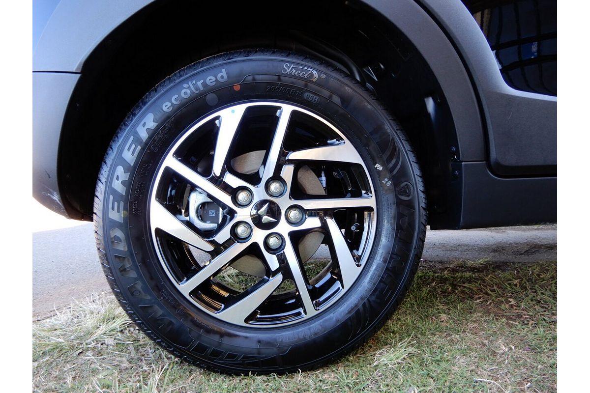 2025 Mahindra XUV 3XO AX5L