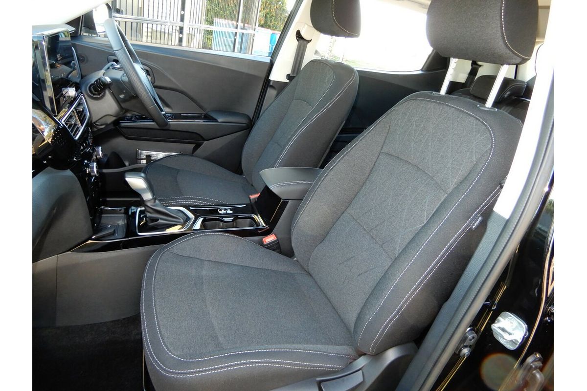 2025 Mahindra XUV 3XO AX5L