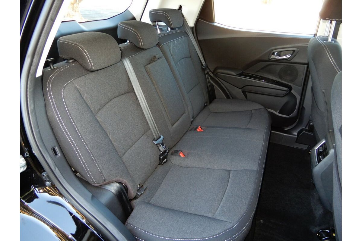 2025 Mahindra XUV 3XO AX5L