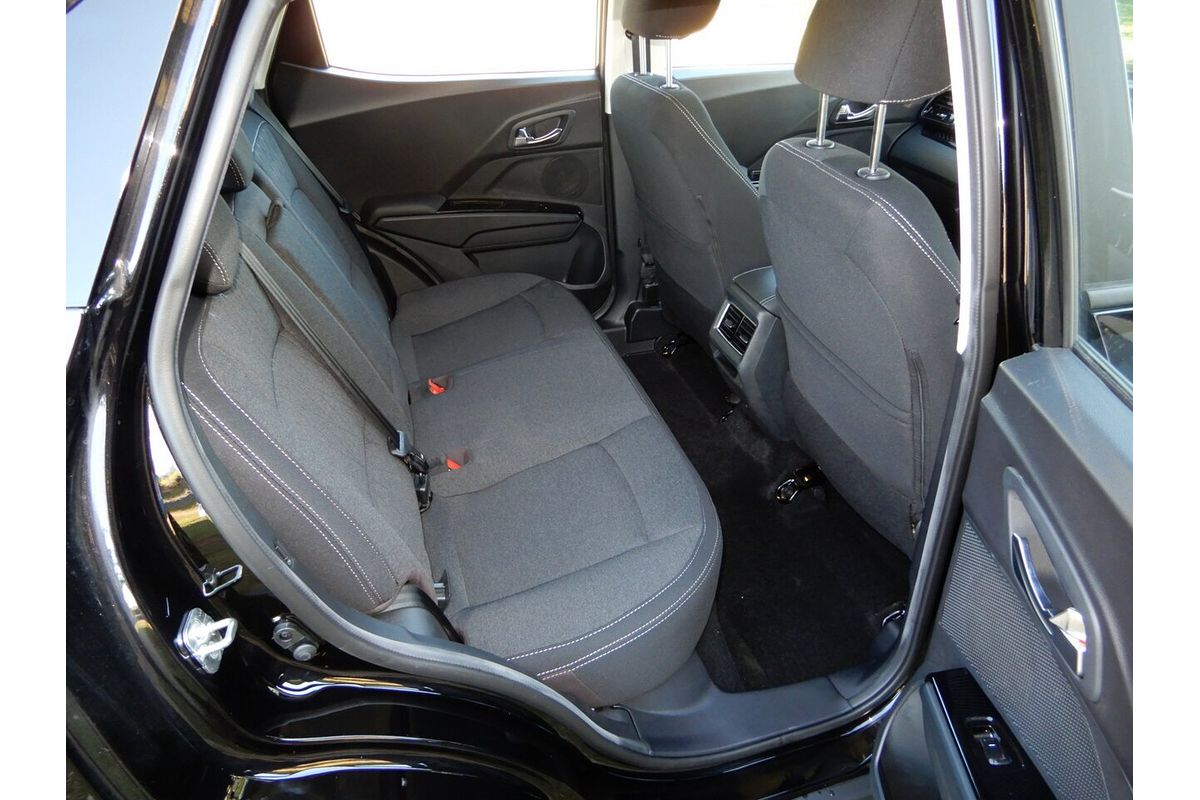 2025 Mahindra XUV 3XO AX5L