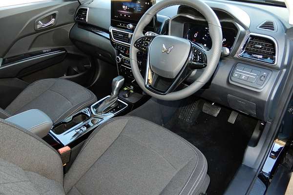 2025 Mahindra XUV 3XO AX5L