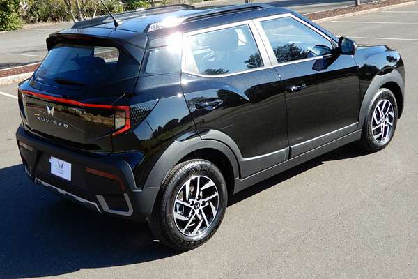 2025 Mahindra XUV 3XO AX5L