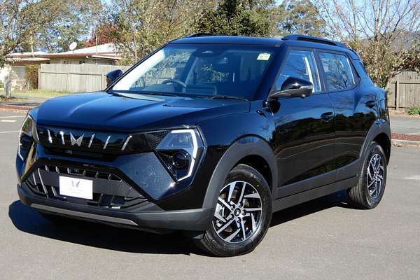 2025 Mahindra XUV 3XO AX5L