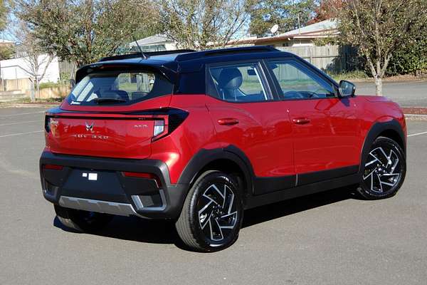 2025 Mahindra XUV 3XO AX5L