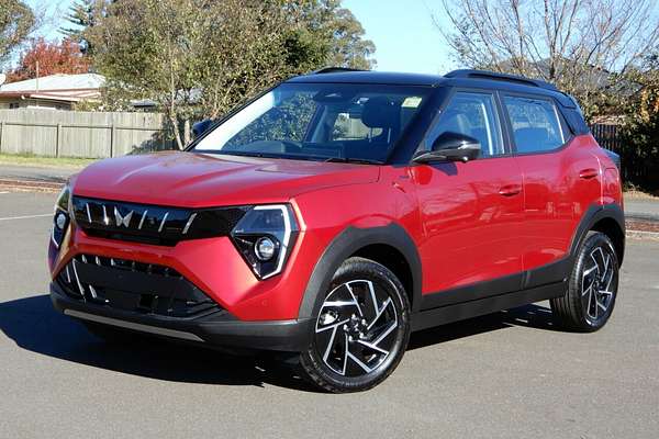 2025 Mahindra XUV 3XO AX5L