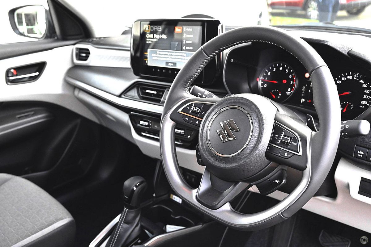 2025 Suzuki Swift Hybrid GLX UZ