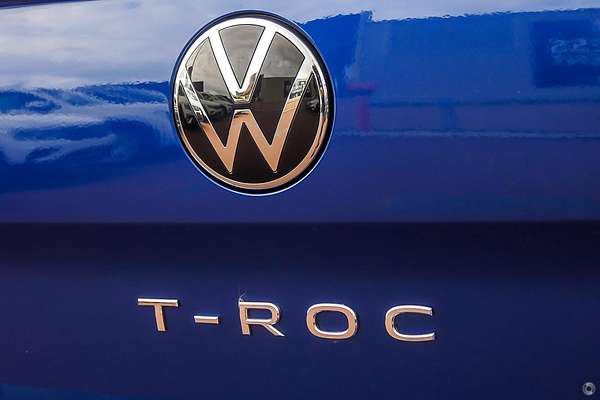 2025 Volkswagen T-Roc 140TSI R-Line D11