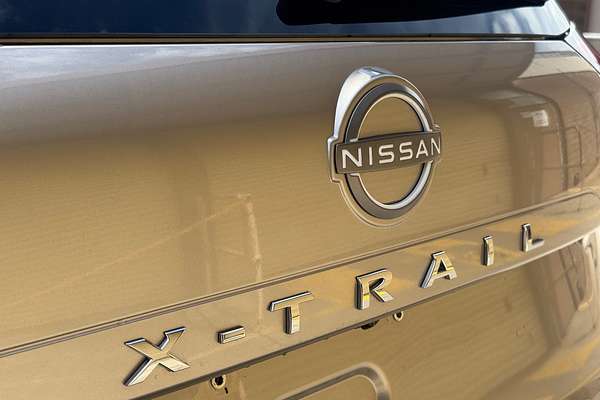 2025 Nissan X-TRAIL ST-L T33