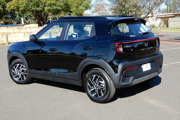 2025 Mahindra XUV 3XO AX5L