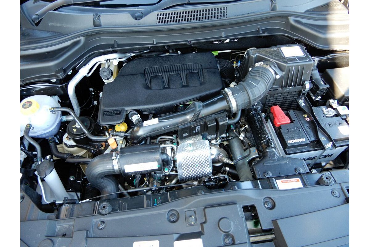 2025 Mahindra XUV 3XO AX5L