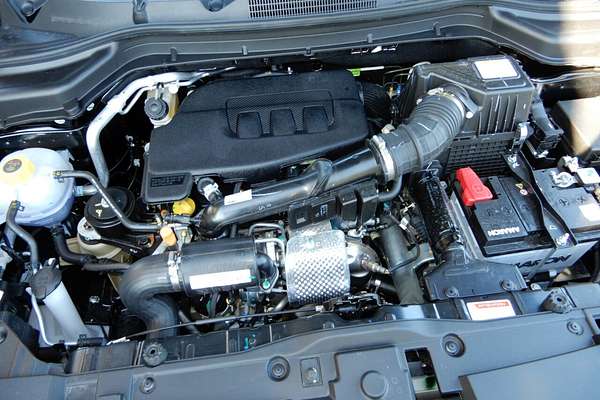 2025 Mahindra XUV 3XO AX5L