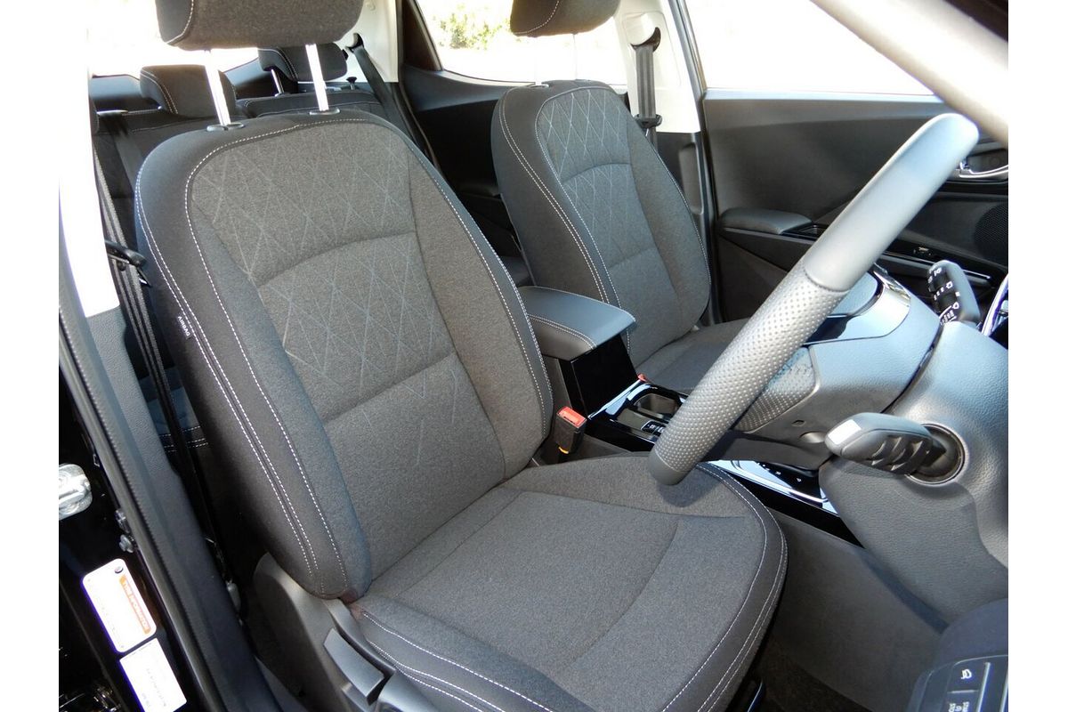 2025 Mahindra XUV 3XO AX5L