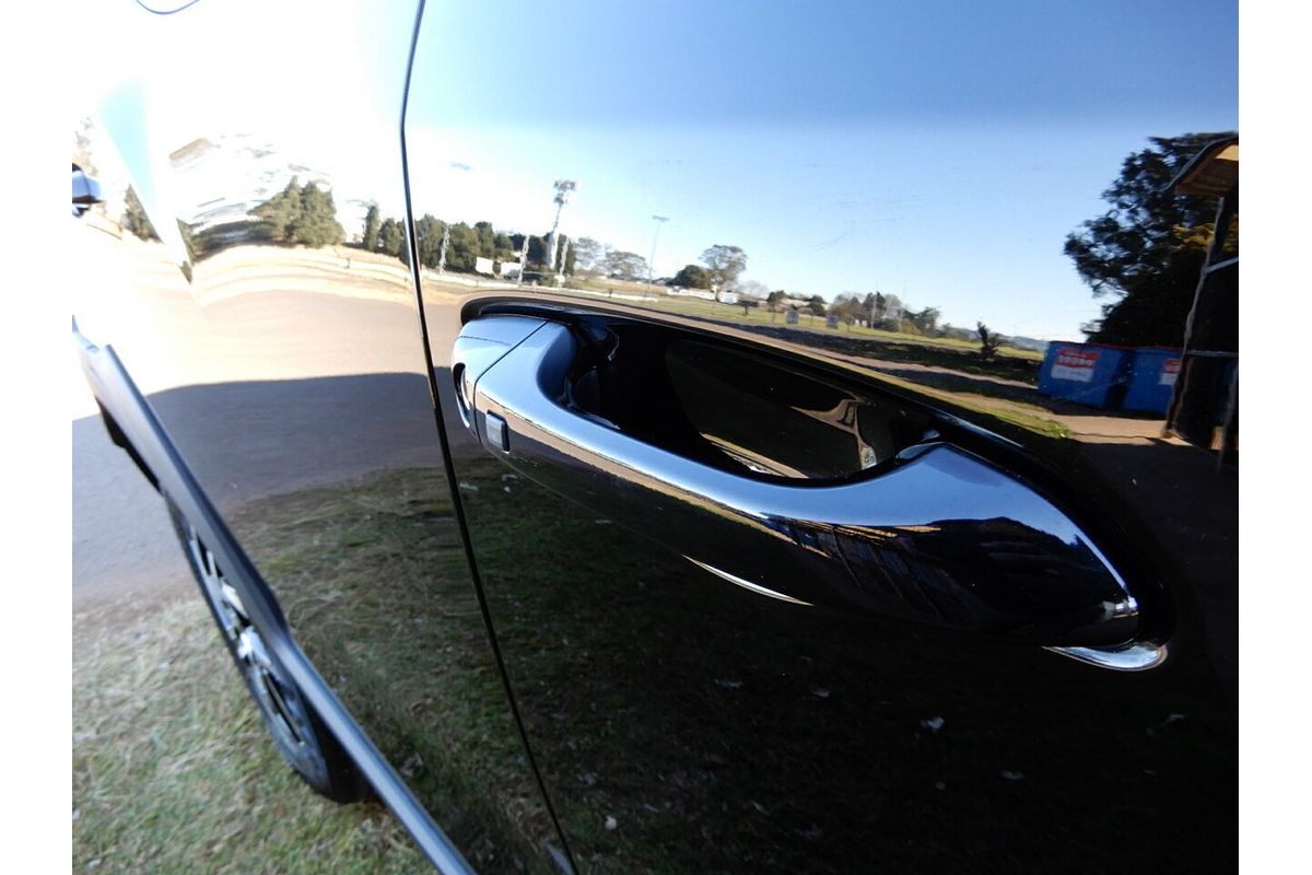 2025 Mahindra XUV 3XO AX5L