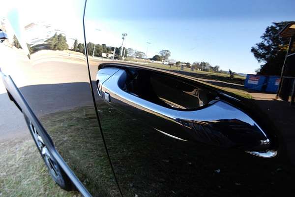 2025 Mahindra XUV 3XO AX5L