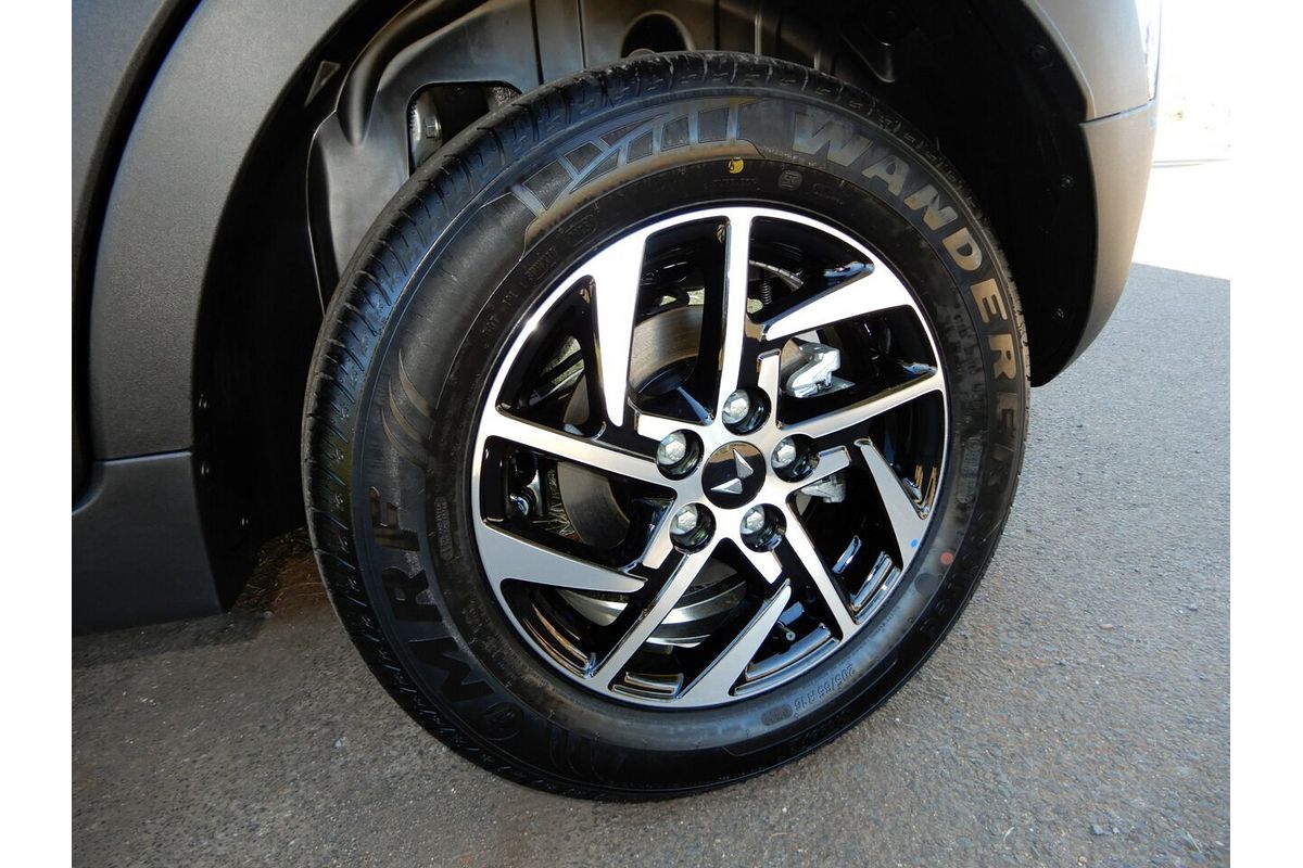 2025 Mahindra XUV 3XO AX5L