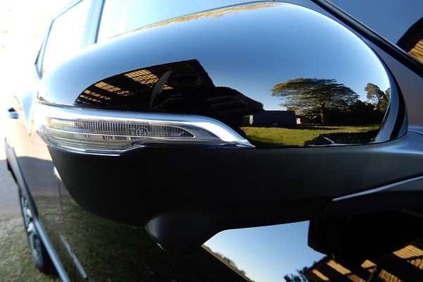 2025 Mahindra XUV 3XO AX5L